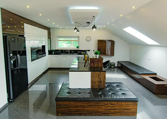 Zolnierska 31 - Nr 2 * Μπίτομ